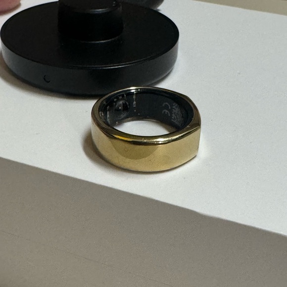 Oura Ring Gen 3 Heritage Gold with box and charger! 🔌 - Picture 5 of 13